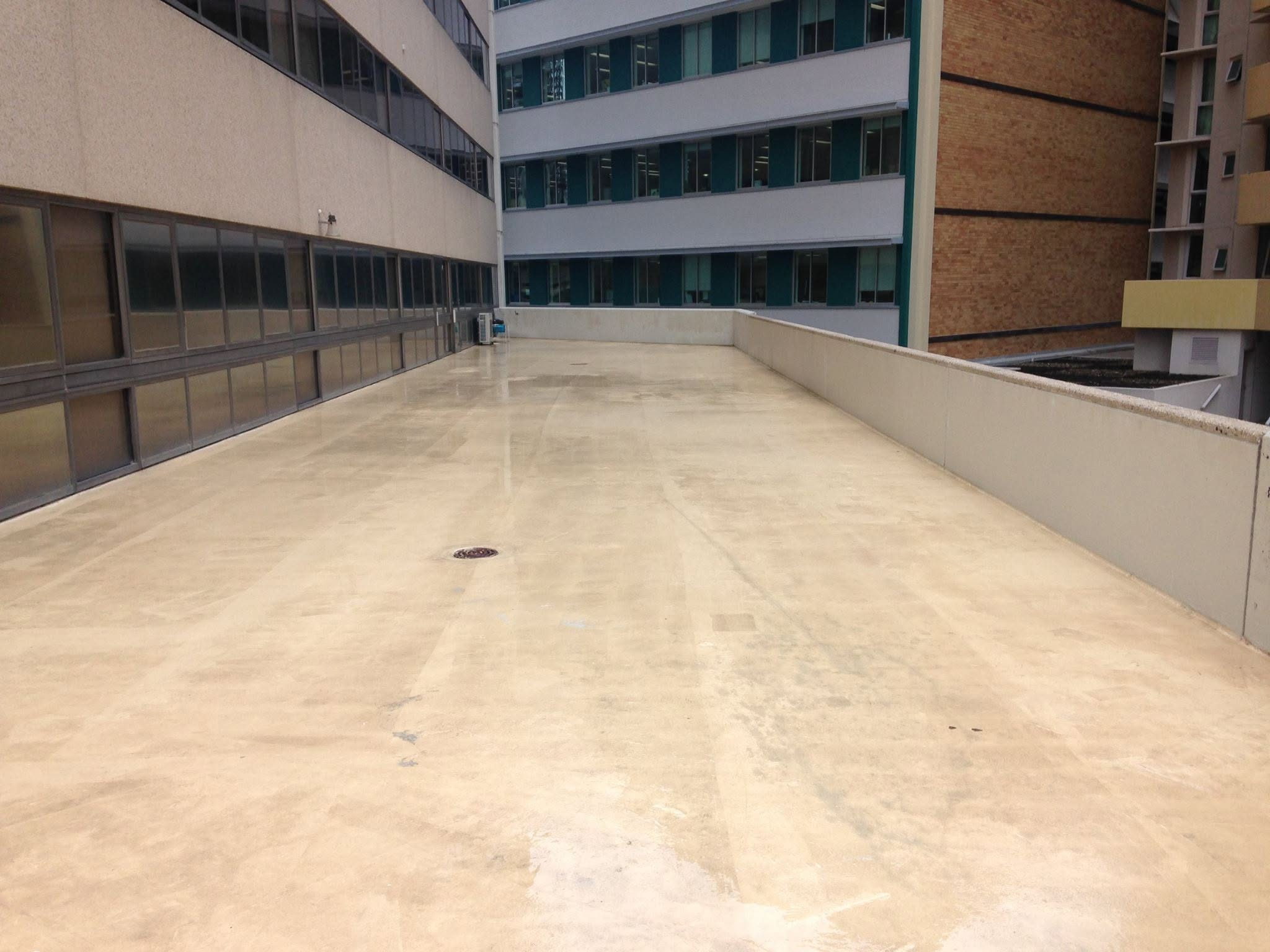 Mineral House membrane installation